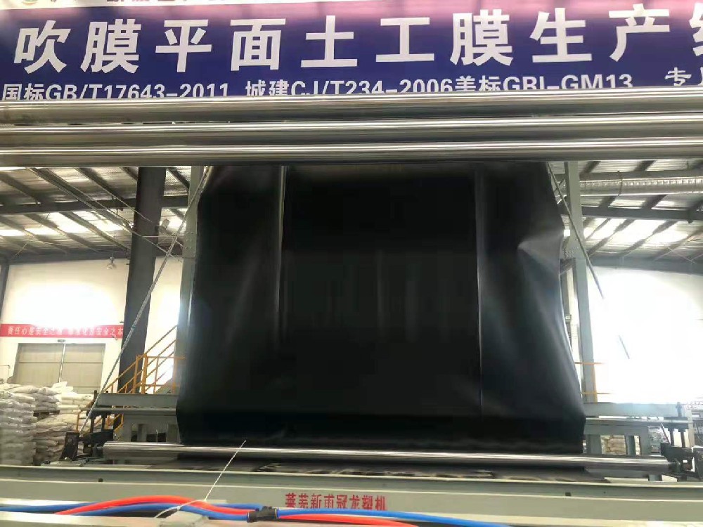 垃圾填埋場(chǎng)為什么用hdpe土工膜覆蓋呢?